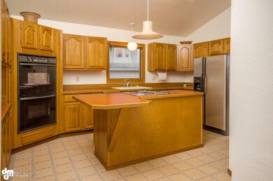 2410 Brittany Cir Anchorage AK-large-007