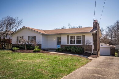 8622 Michael Ray Dr, Louisville, KY 40219 - photo 4