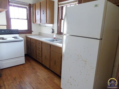 1827 SW Cherokee St, Topeka, KS 66606 - photo 2