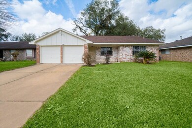 9743 Kirkfalls Dr, Houston, TX 77089 - photo 2