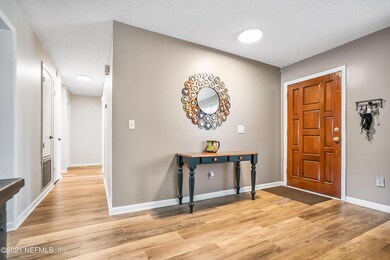 4872 Lofty Pines Cir W, Jacksonville, FL 32210 - photo 3