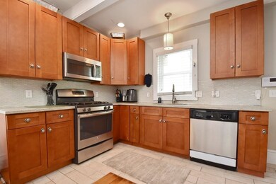 540 Crescent St, Brockton, MA 02302 - photo 3