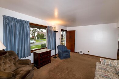 699 Georgian Dr, Columbus, OH 43228 - photo 6