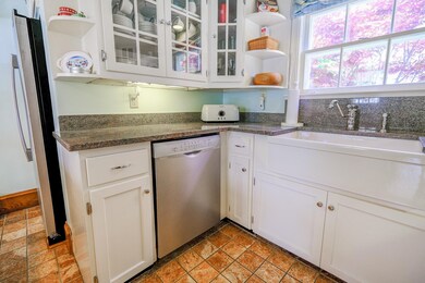 24 Smith St, Ludlow, VT 05149 - photo 5