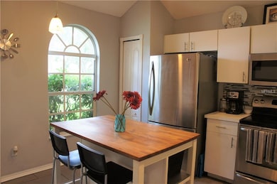 Sunny Eat In Kitchen Island