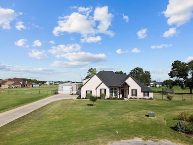 421 Spring Valley Rd, Weatherford, TX 76087 - photo 2