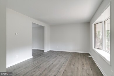 924 Pinewood Ln, Atco, NJ 08004 - photo 2