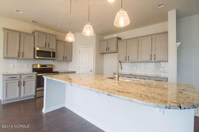 554 Steele Loop Drive-small-009-19-Kitch