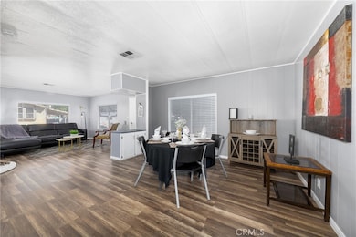 Open layout, great for entertaining