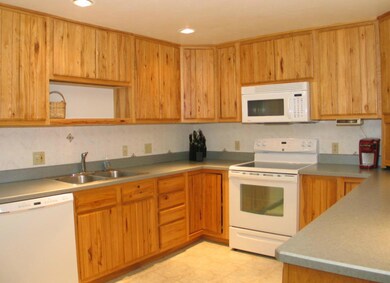 Kitchen (1)