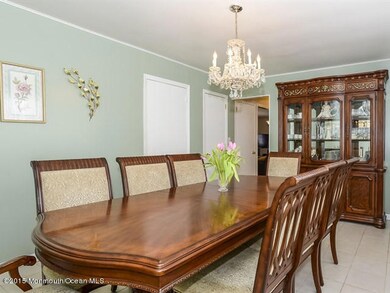 Dining RoomFamily Room(1)