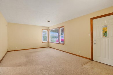 1716 Sprott St, Auburn, IN 46706 - photo 2