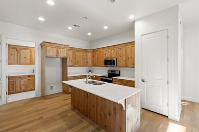 1128 W. Grayson Dr-4