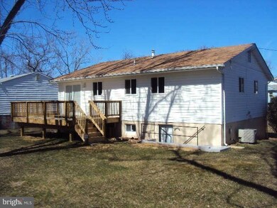 6901 Canyon Dr, Capitol Heights, MD 20743 - photo 2