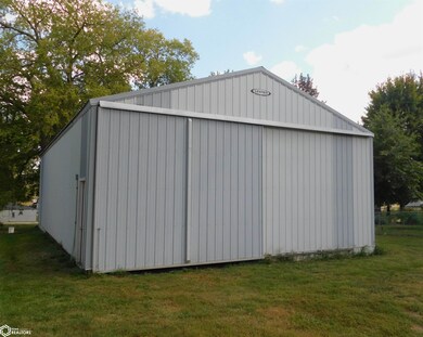 413 Maple St, Deloit, IA 51441 - photo 2