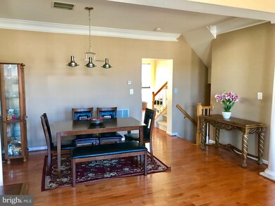 42937 Shelbourne Square, Chantilly, VA 20152 - photo 5