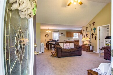 217 Warren Cir, Shelbyville, TN 37160 - photo 2