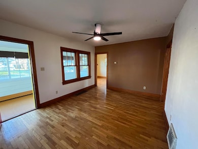 712 Custer St, Salina, KS 67401 - photo 6