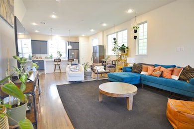 2818 Grand Fountains Dr unit H, Houston, TX 77054 - photo 6