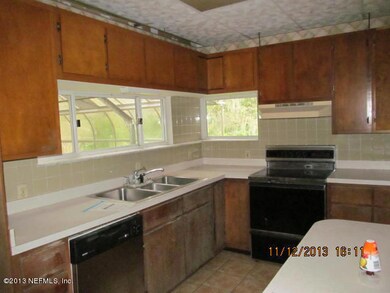 6190 Riviera Ln, Jacksonville, FL 32216 - photo 4