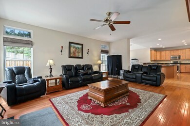8073 Towering Oak Way, Manassas, VA 20111 - photo 4