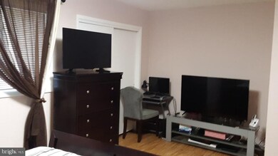 800 Twin Rivers Dr N, East Windsor, NJ 08520 - photo 4