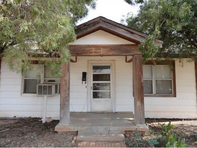 804 N Julian St, Altus, OK 73521 - photo 2