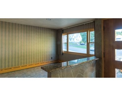 38 Lindbergh Ave, Holyoke, MA 01040 - photo 4