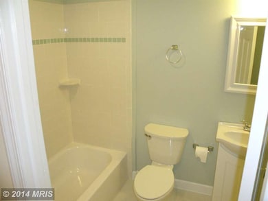 21510 Manor View Cir, Germantown, MD 20876 - photo 2