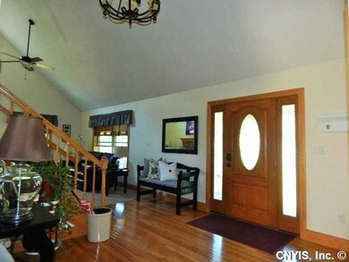 Great Room LARGE FOYER CREATES FLOW INTO GREAT ROO