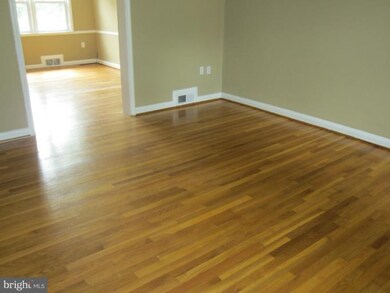 1415 Meridene Dr, Baltimore, MD 21239 - photo 2