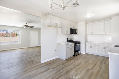 15808 Heatherdale Rd, Victorville, CA 92394 - photo 5
