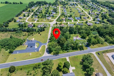 Red_Arrow_Hwy_29055_PawPaw_49079-17