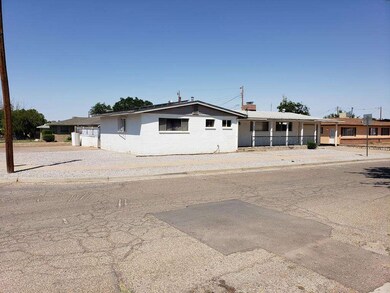 607 Madison Ave, Alamogordo, NM 88310 - photo 2