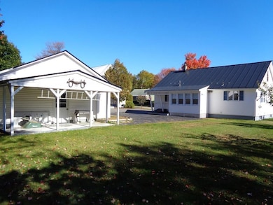 44 New York St, Millinocket, ME 04462 - photo 3