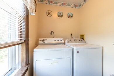 21 Bailey St unit 3B, Uxbridge, MA 01569 - photo 3