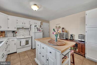 17 Linden St, Leola, PA 17540 - photo 7