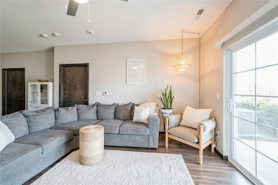 2867 Spring Rose Cir unit 109, Coralville, IA 52241 - photo 3