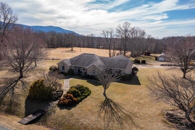 88 Cranberry Dr, Stuarts Draft, VA 24477 - photo 6