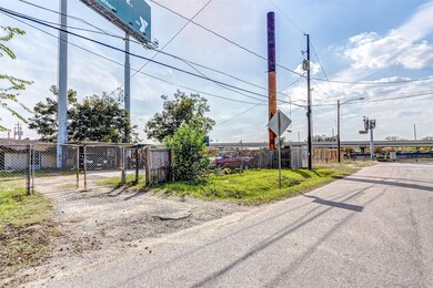 231 Theron St, Houston, TX 77022 - photo 4