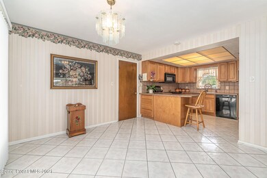 Dining Room looking into Kitchen