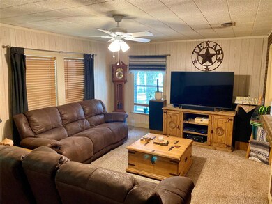 1000 N Howeth St, Gainesville, TX 76240 - photo 4