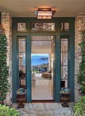 Perfectly framed view upon entering