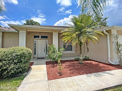 5653 Yaupon Holly Dr, Cocoa, FL 32927 - photo 3