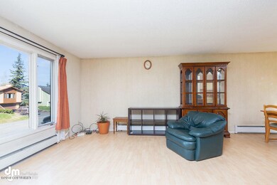 Living Room_KI_IMG_3600-SMALL