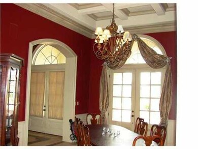 Dining Room. Stunning dining room makes a statemen