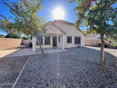 Spacious Back Yard