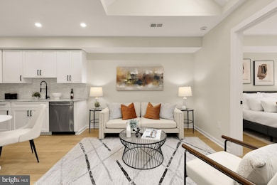 2606 41st St NW unit FIVE, Washington, DC 20007 - photo 2