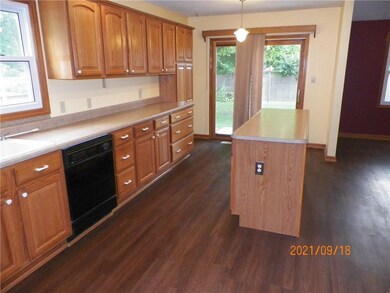 3515 Richland Dr, Columbus, IN 47203 - photo 2