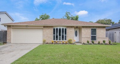 4214 Lucian Ln, Friendswood, TX 77546 - photo 2